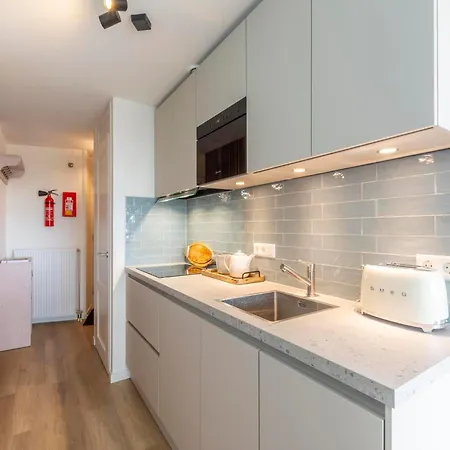 Stylish Couples Retreat (adults Only) Apartment