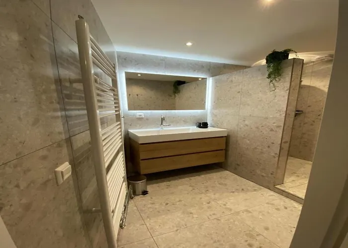 Wijde Blick 301 Adults Only *