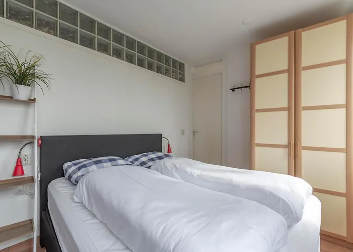 Wijde Blick 301 Adults Only