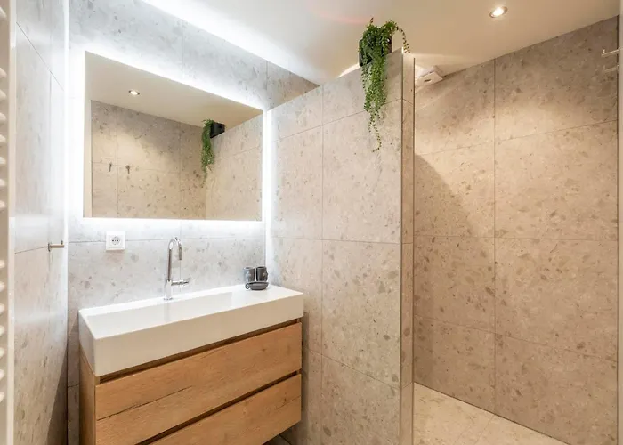 Wijde Blick 301 Adults Only